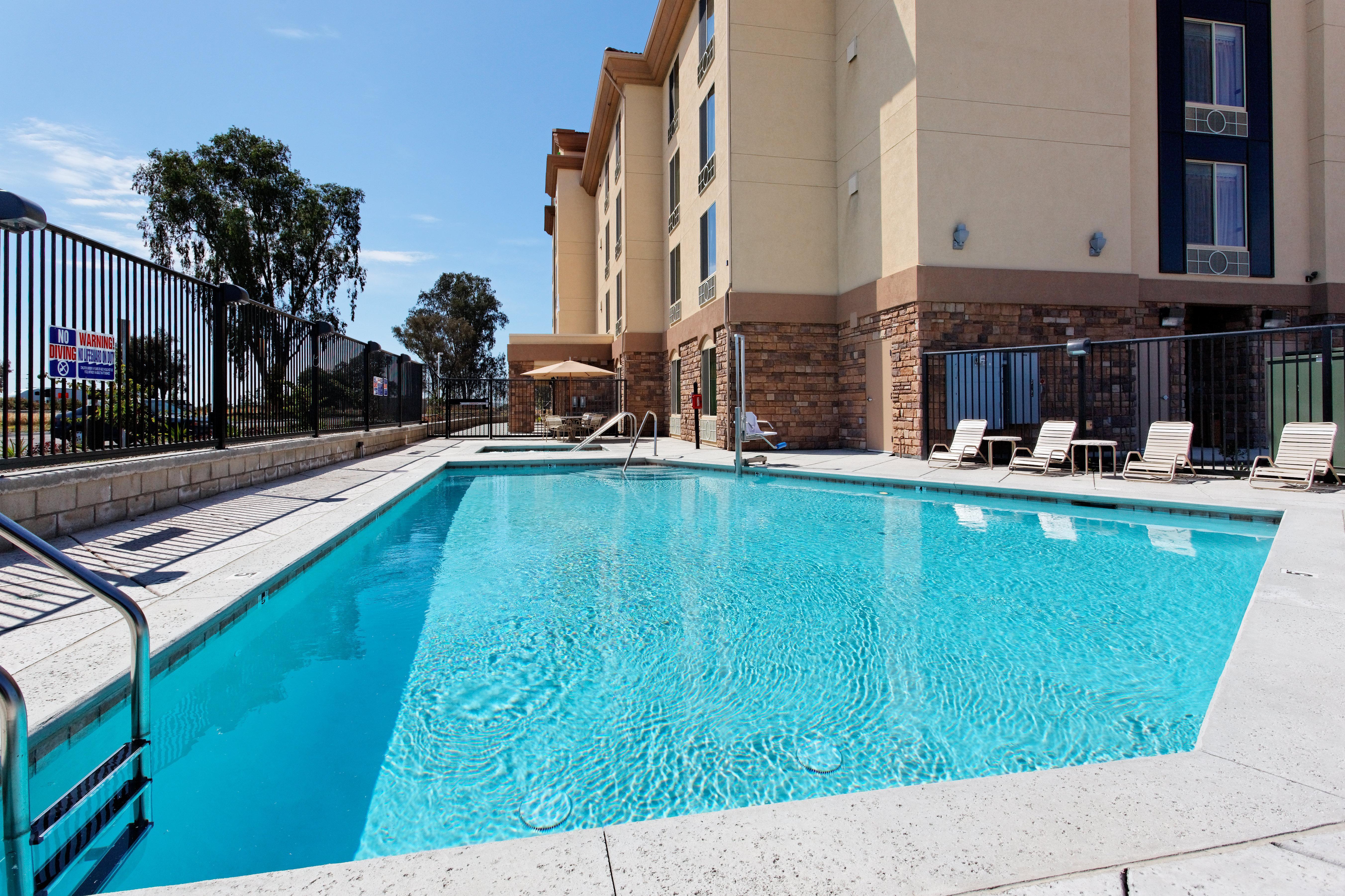 Holiday Inn Express Fresno Northwest - Herndon By Ihg Zewnętrze zdjęcie